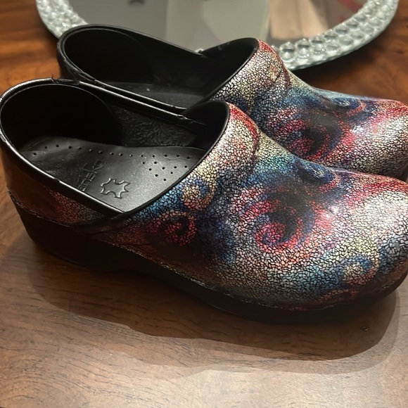 Dansko clog closed back 37 7 multicolored patent - Picture 2 of 9